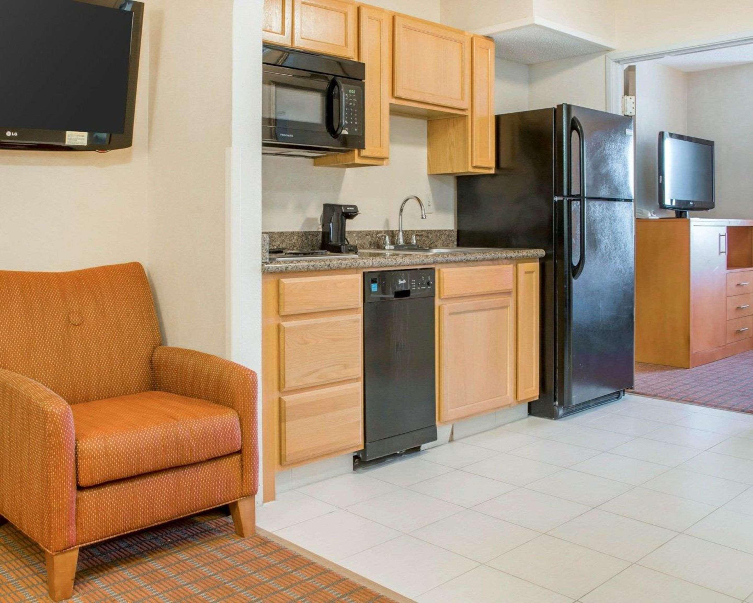 Comfort Suites Auburn Hills-Detroit Exterior foto