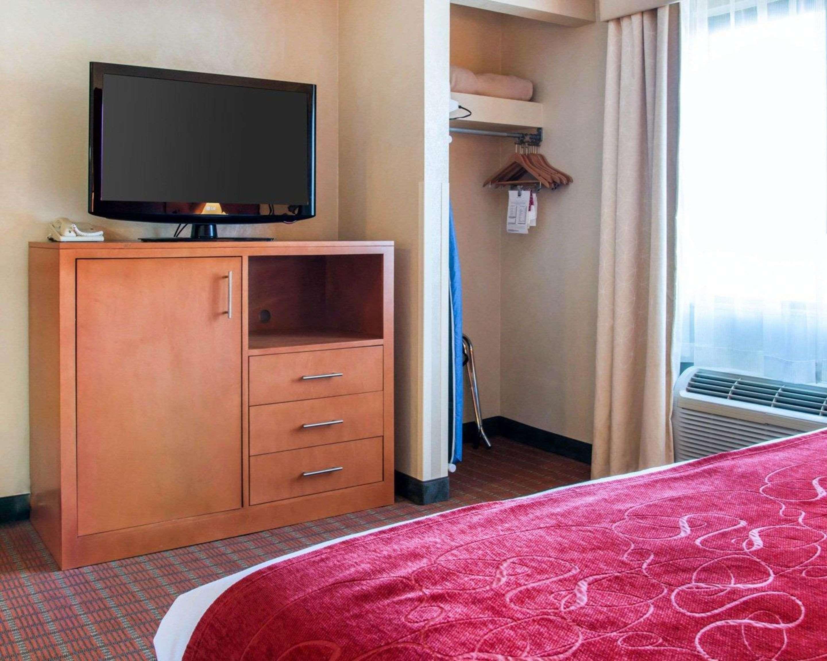 Comfort Suites Auburn Hills-Detroit Exterior foto